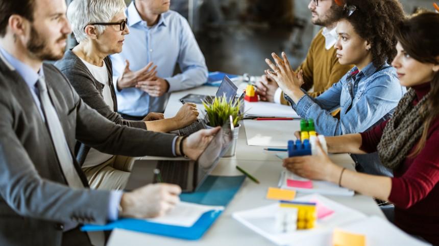 In-House Marketing Team vs Digital Marketing Agency: What’s Actually Best for Your Business?